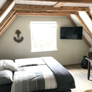 Standard Zimmer mit Kingsize-Bett